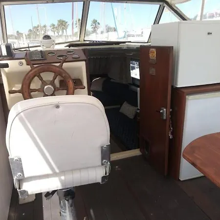 보트호텔 Bateau Entre Terre Sauvage Et 생트마리라메르